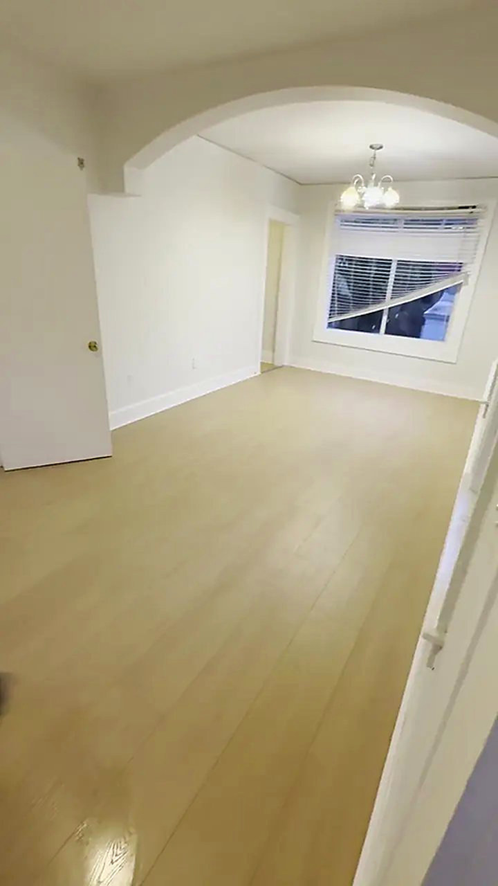 Honey Glaze laminate flooring installed by Ozzifloors