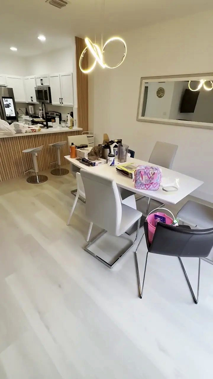 White Knight vinyl plank flooring installed by Ozzifloors in Miami